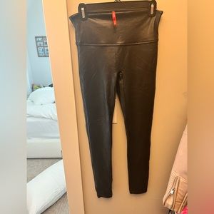 Spanks leggings worn once.